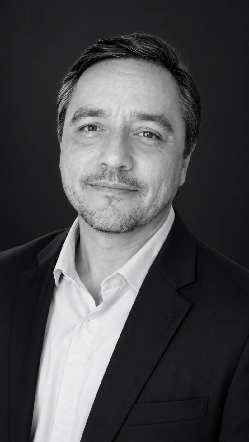 Retrato de Léo Castro